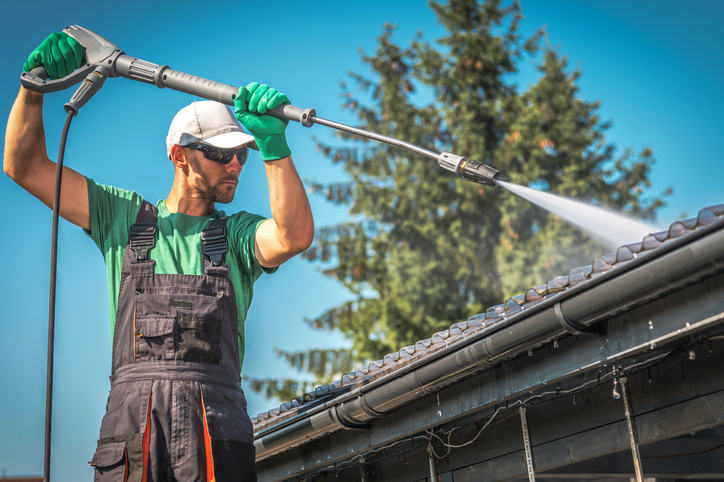 roof washing altoona wi